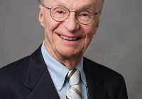 (Portrait of Professor David J. Kuck smiling.)